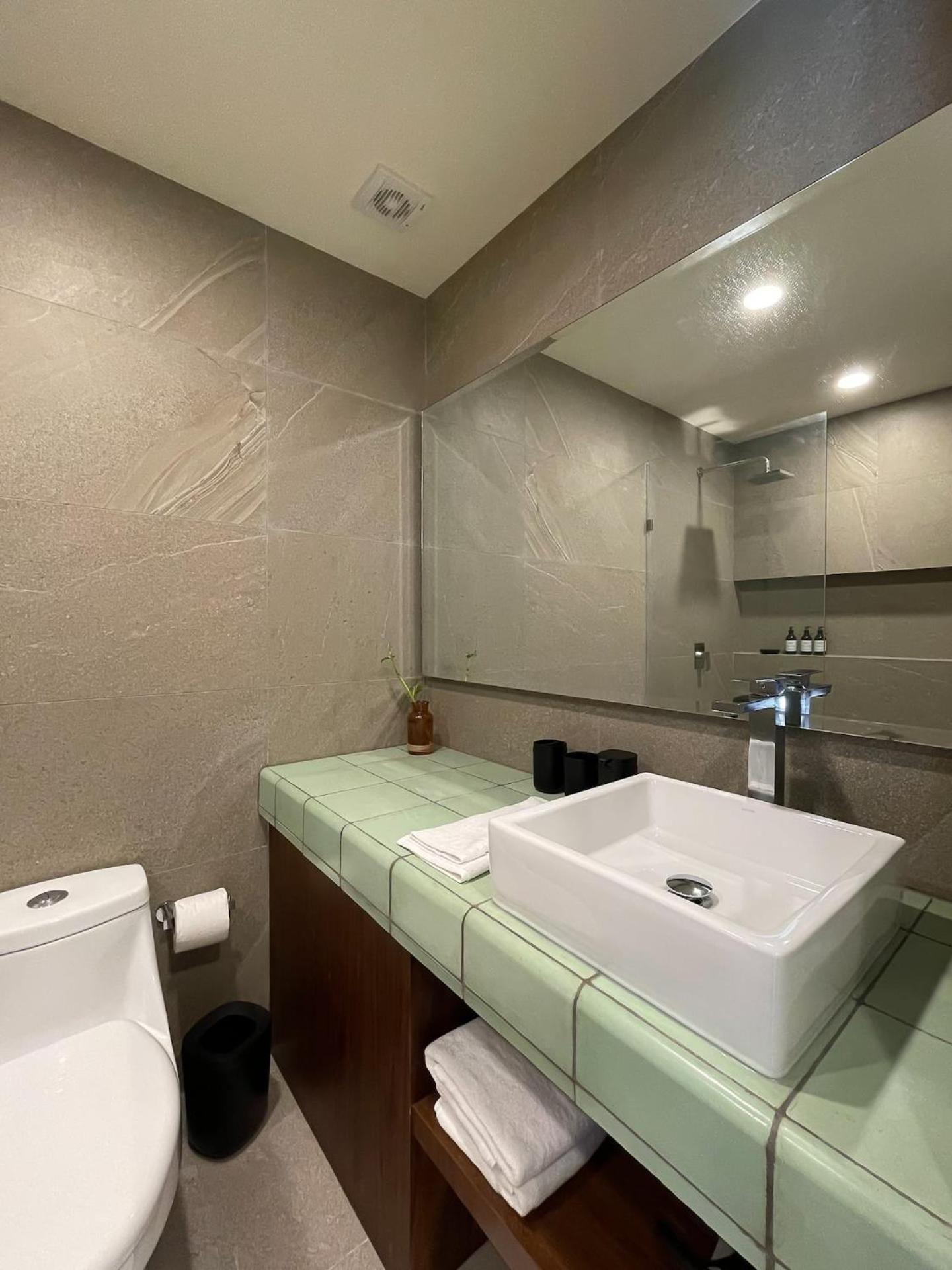 فندق Pool View Loft Steps From The Ocean In Punta Cocos - C101 جزيرة هول بوكس المظهر الخارجي الصورة